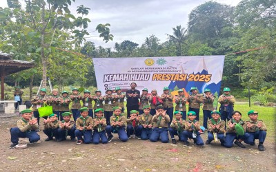 PENANAMAN KARAKTER MELALUI KEMAH HIJAU PRESTASI 2025